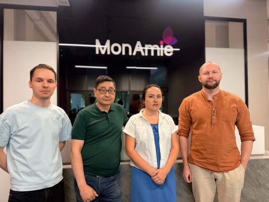 MonAmie увеличила выручку в сфере электронной коммерции на 14 % с помощью Amazon Personalize | История успеха клиента AWS